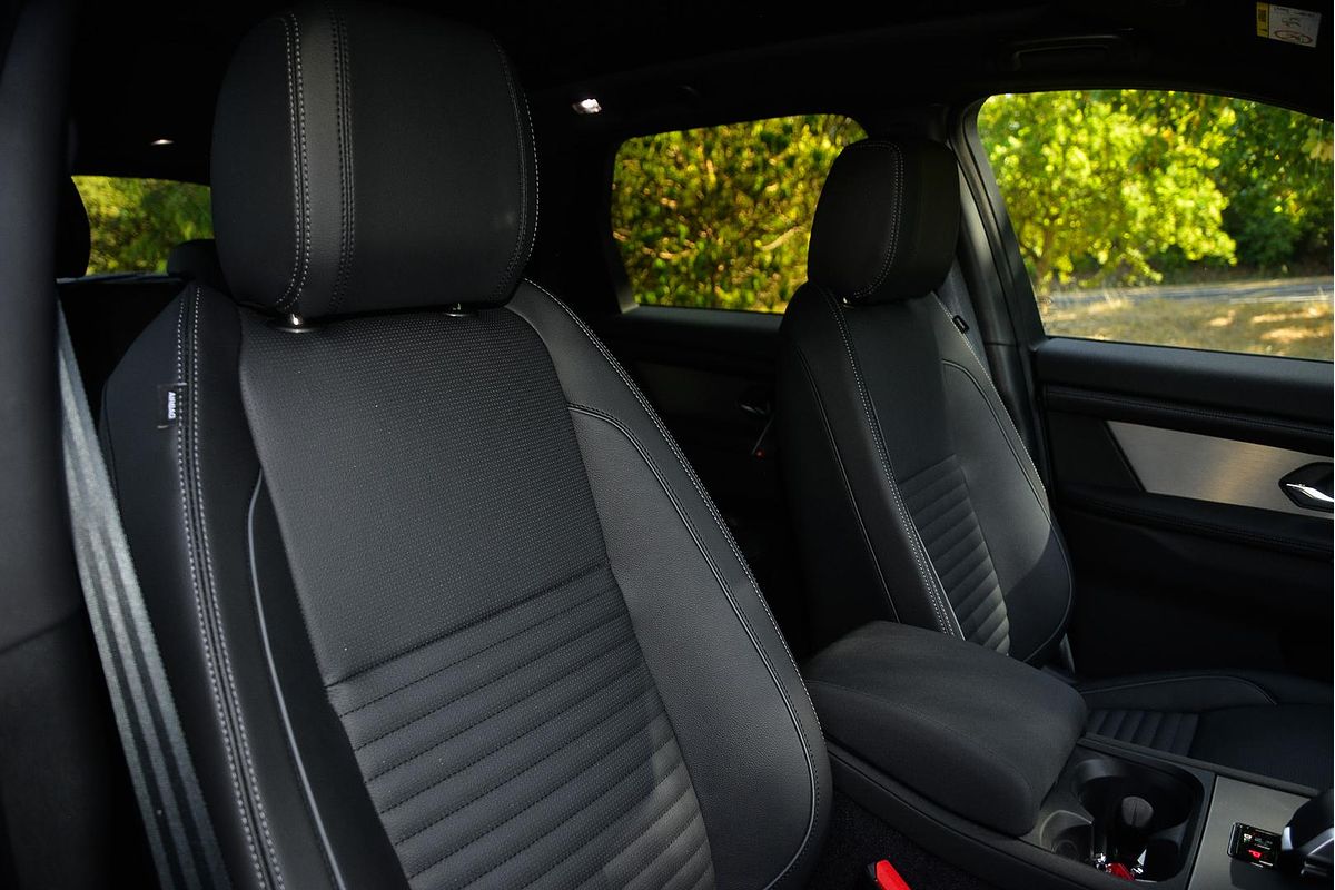 2024 Land Rover Discovery Sport P250 Dynamic SE L550