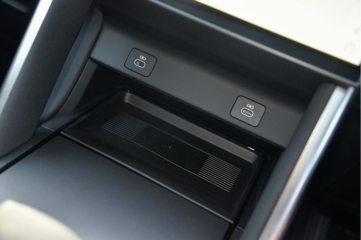 2024 Land Rover Discovery Sport P250 Dynamic SE L550