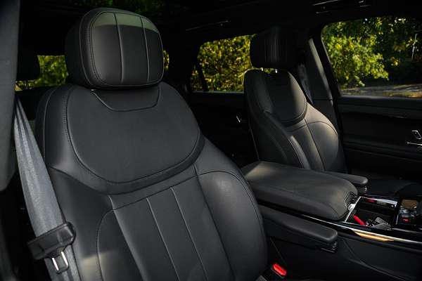 2024 Land Rover Range Rover Sport D300 Dynamic SE L461