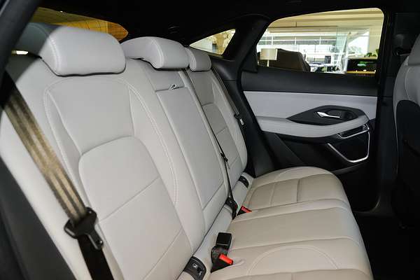 2024 Jaguar E-PACE P250 R-Dynamic SE X540