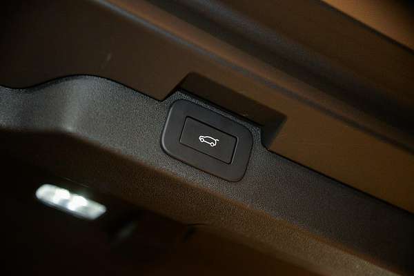 2024 Land Rover Discovery D350 Dynamic HSE Series 5