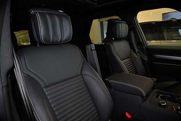 2024 Land Rover Discovery D350 Dynamic HSE Series 5