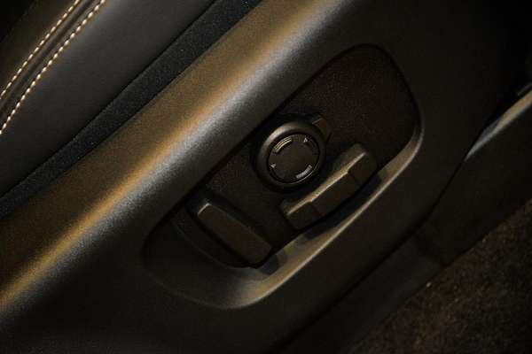 2024 Land Rover Discovery D350 Dynamic HSE Series 5