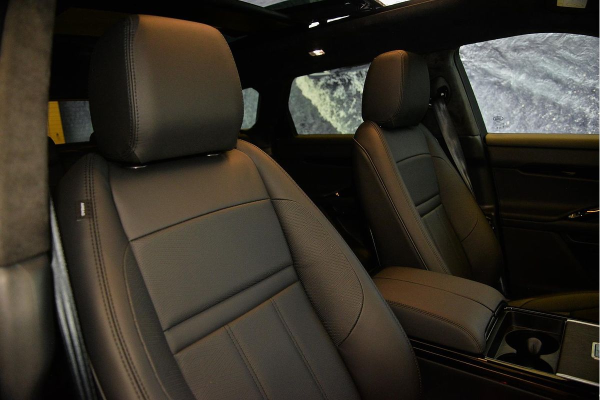 2024 Land Rover Range Rover Evoque P300e Autobiography L551