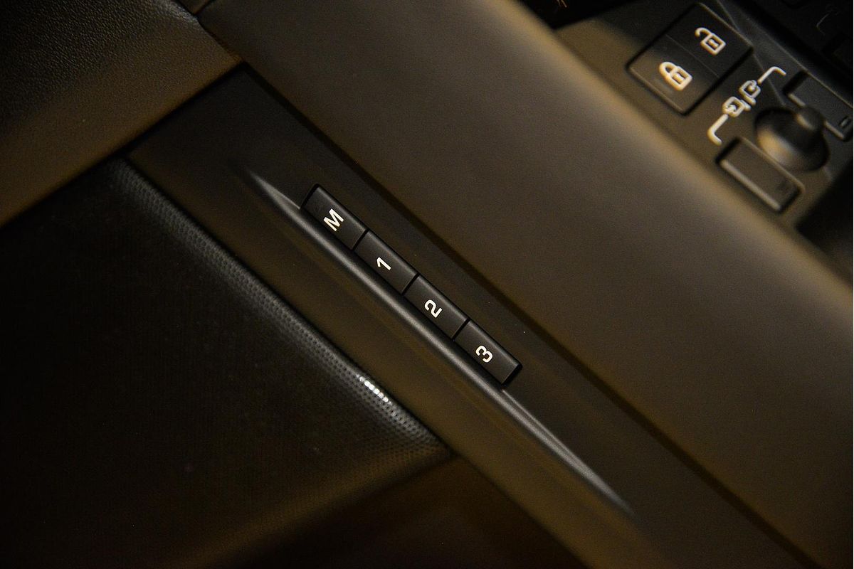 2024 Land Rover Range Rover Evoque P300e Autobiography L551