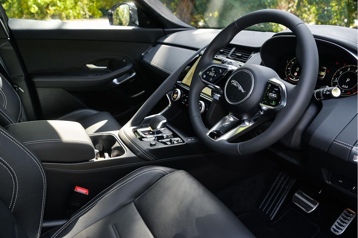 2024 Jaguar E-PACE P250 R-Dynamic HSE X540