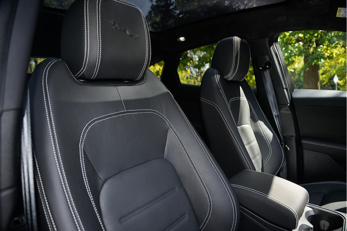 2024 Jaguar E-PACE P250 R-Dynamic HSE X540