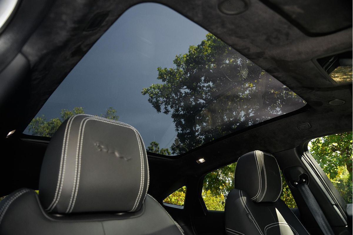 2024 Jaguar E-PACE P250 R-Dynamic HSE X540
