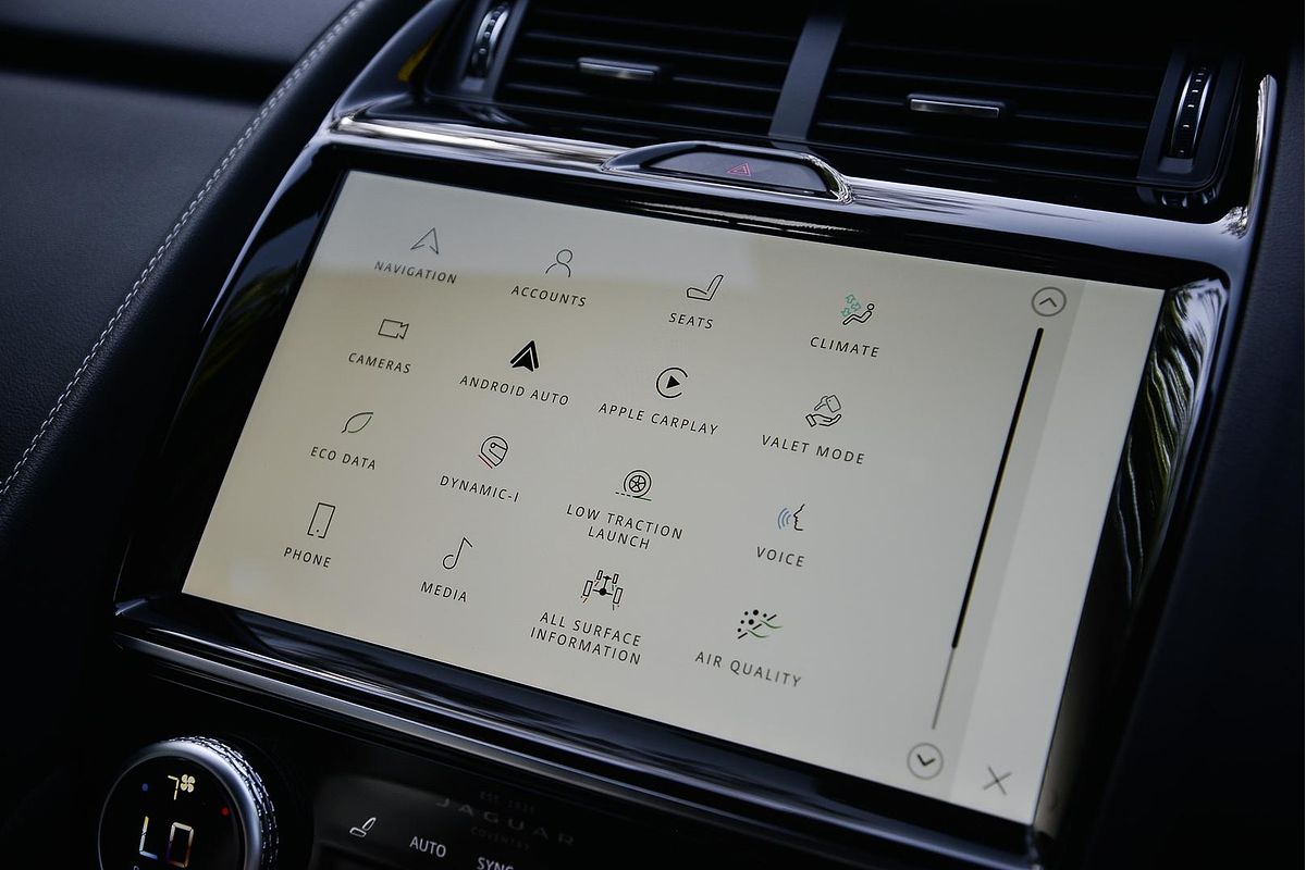 2024 Jaguar E-PACE P250 R-Dynamic HSE X540