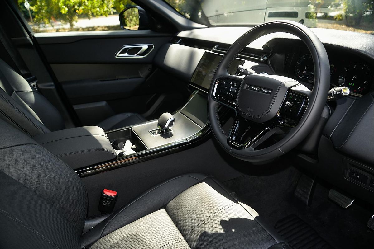 2024 Land Rover Range Rover Velar P250 Dynamic SE L560