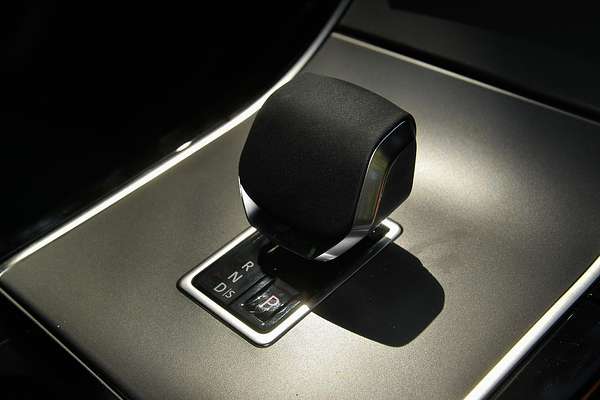 2024 Land Rover Range Rover Velar P250 Dynamic SE L560