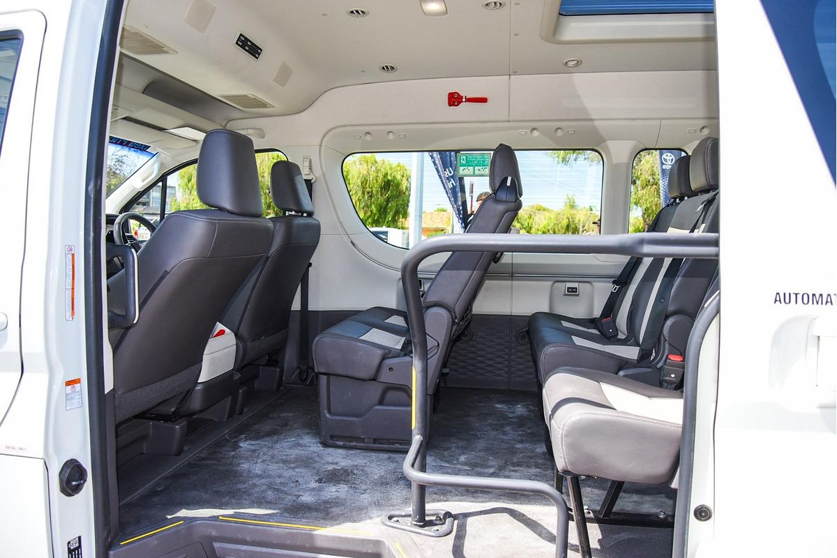 2022 Toyota Hiace Commuter GL GDH322R