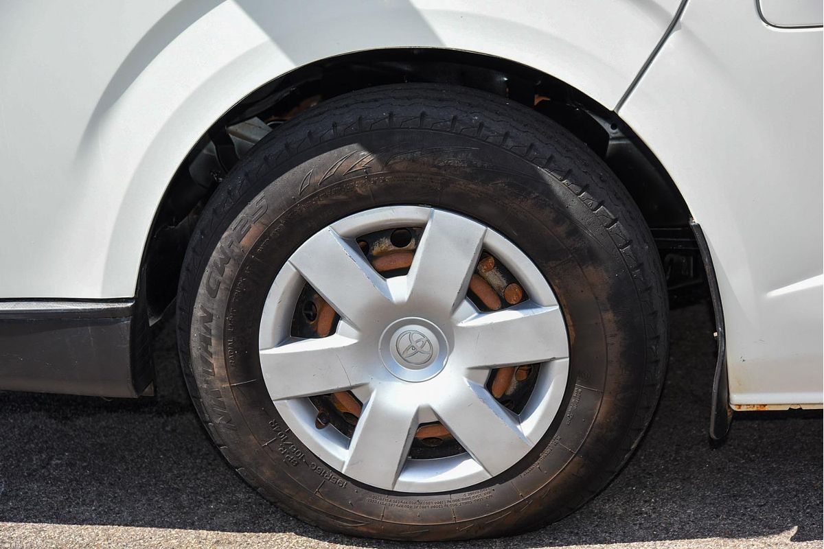 2018 Toyota Hiace Commuter KDH223R