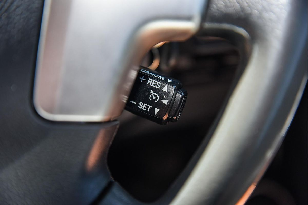 2018 Toyota Hiace Commuter KDH223R