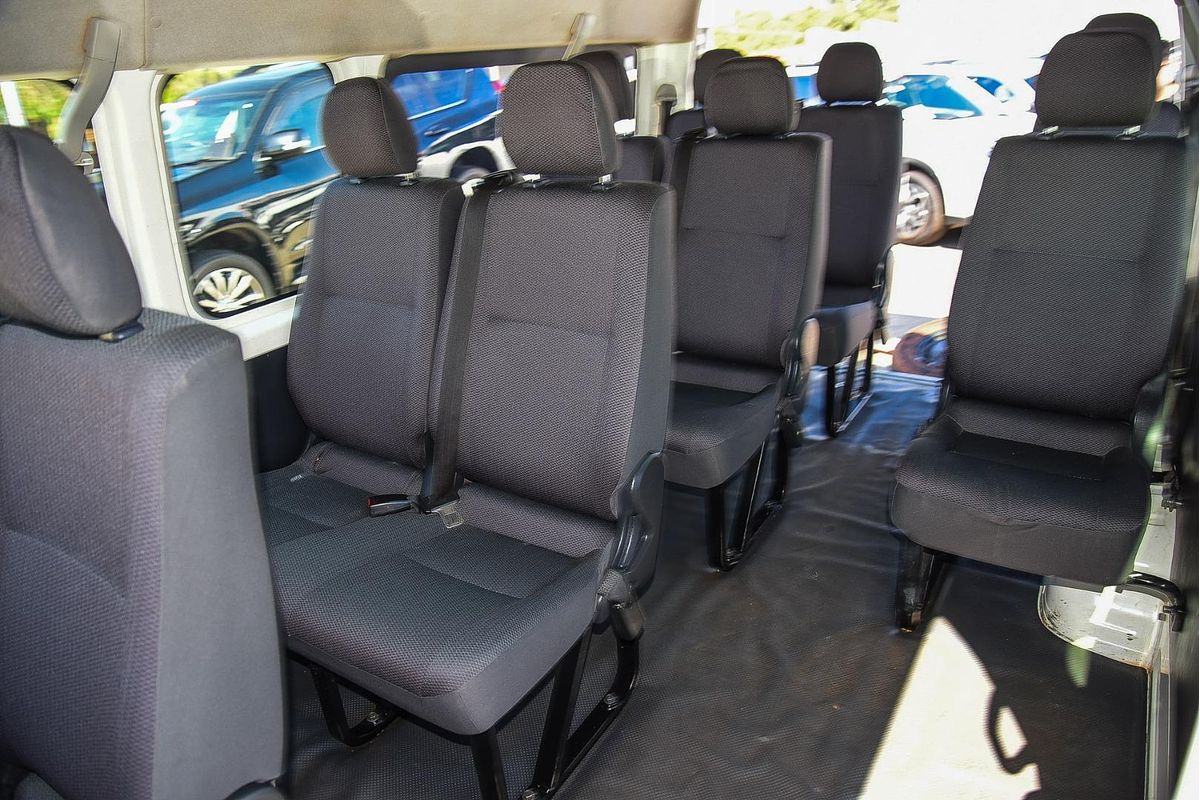 2018 Toyota Hiace Commuter KDH223R