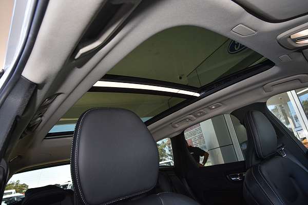 2022 Volvo XC60 B5 Inscription