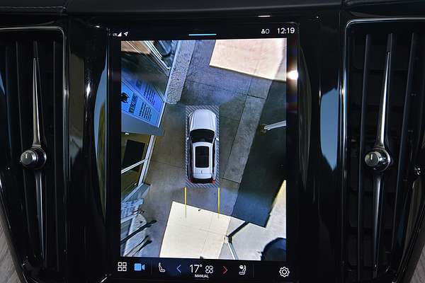 2022 Volvo XC60 B5 Inscription