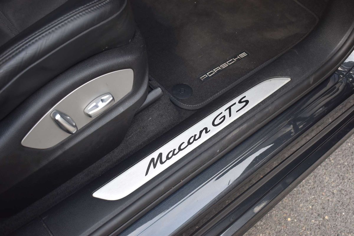 2017 Porsche Macan GTS 95B