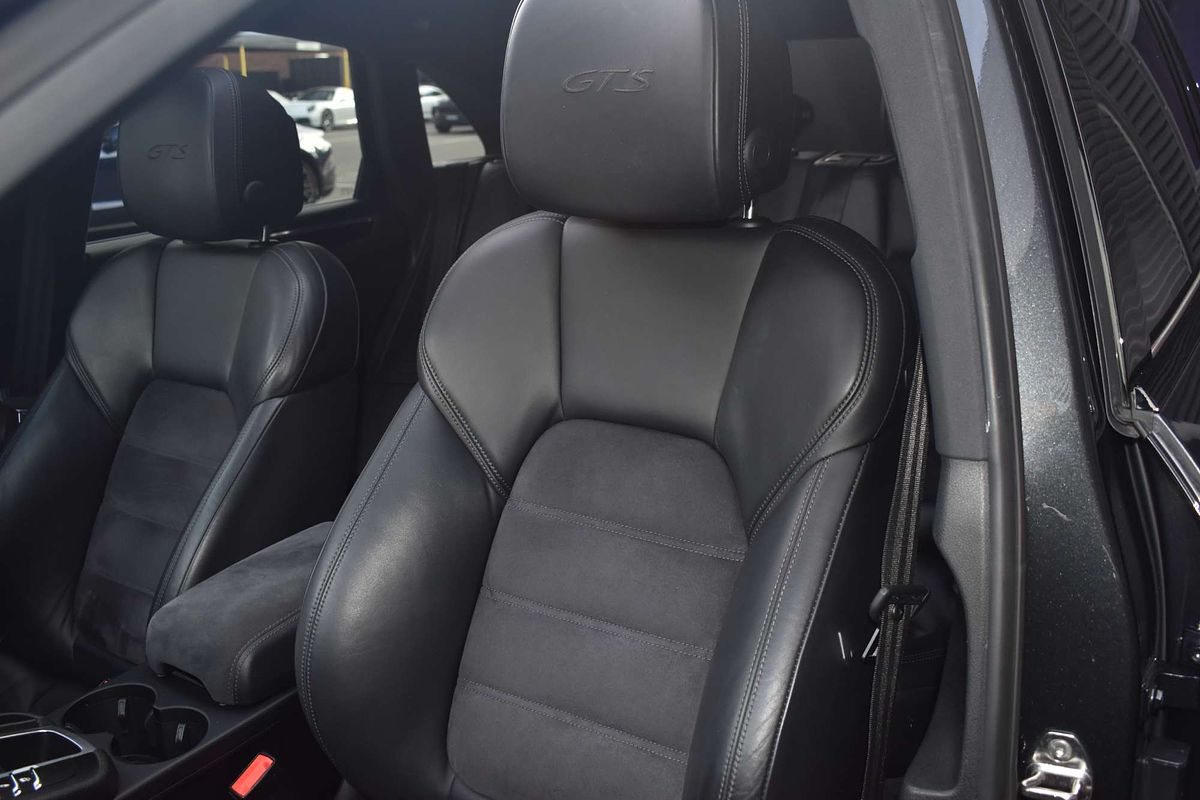 2017 Porsche Macan GTS 95B