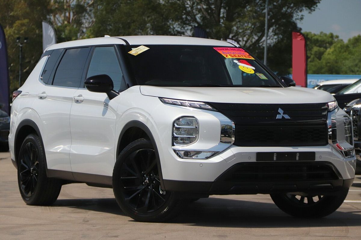 2024 Mitsubishi Outlander Black Edition ZM