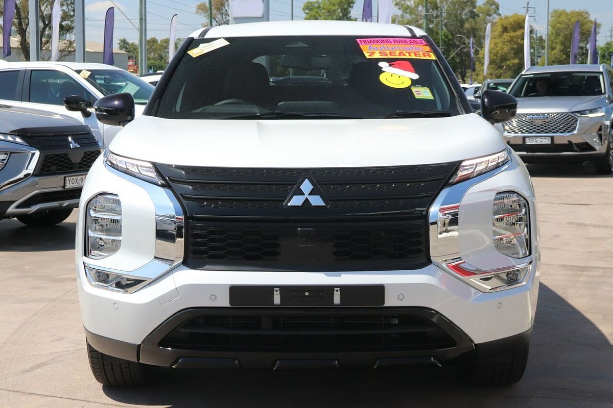 2024 Mitsubishi Outlander Black Edition ZM