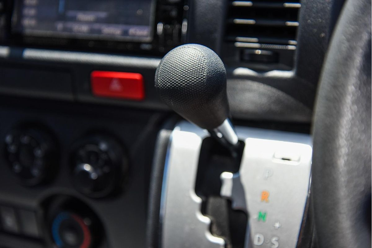2019 Toyota Hiace Commuter TRH223R