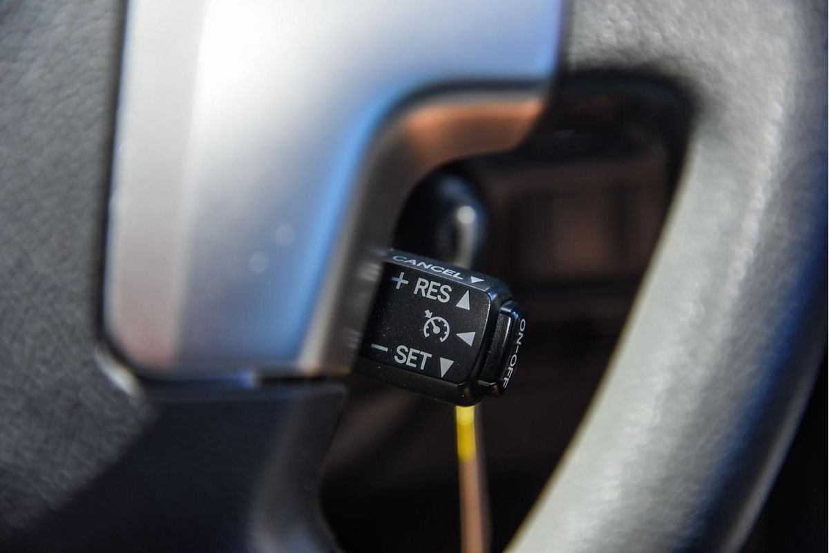 2019 Toyota Hiace Commuter TRH223R