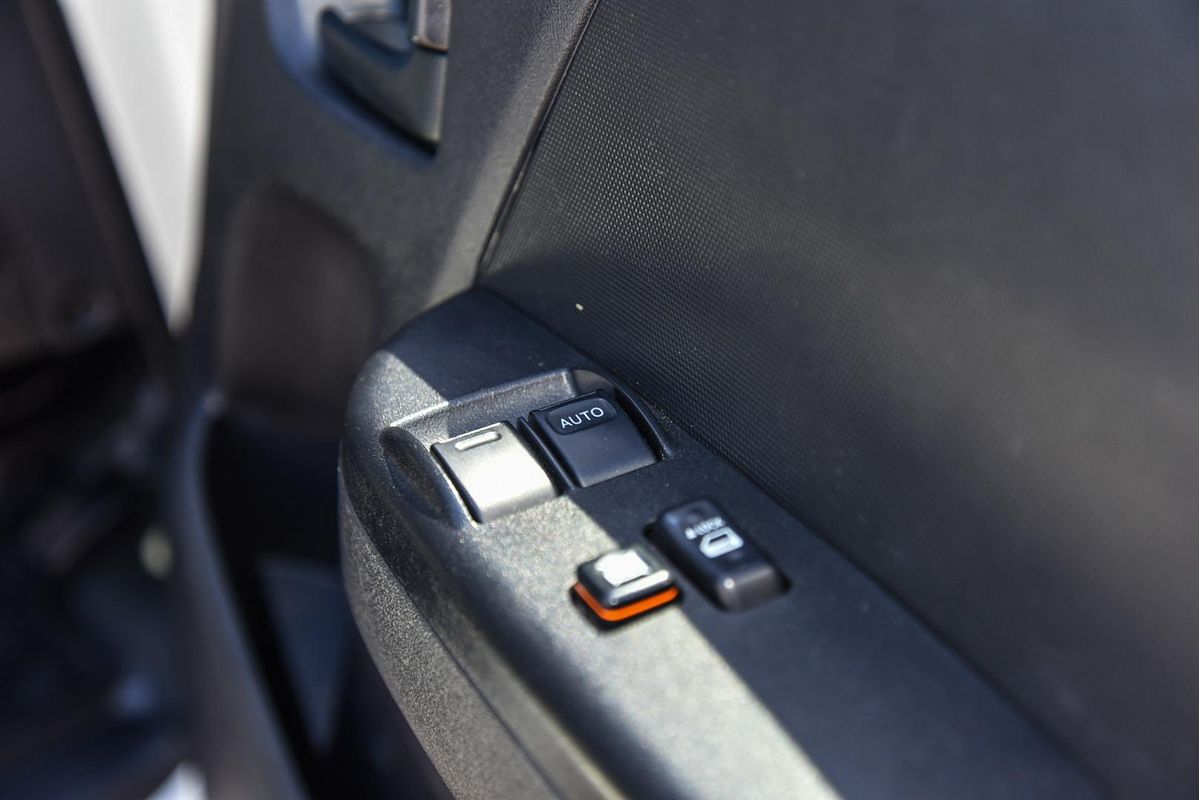 2019 Toyota Hiace Commuter TRH223R