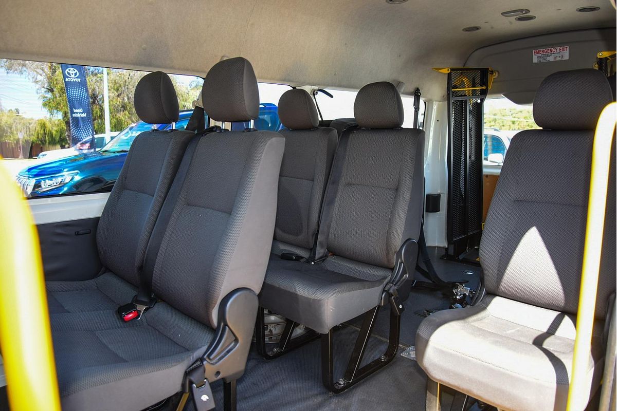2019 Toyota Hiace Commuter TRH223R