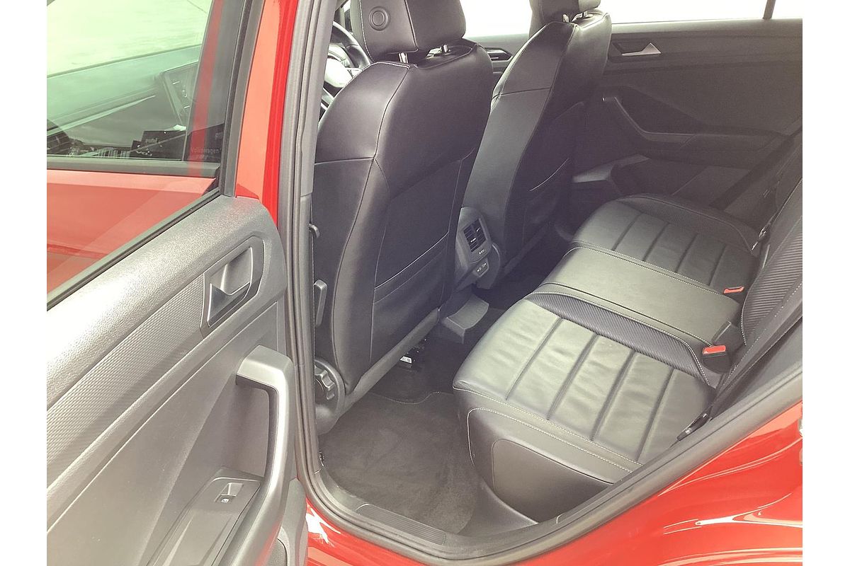 2022 Volkswagen T-Roc 140TSI R-Line D11