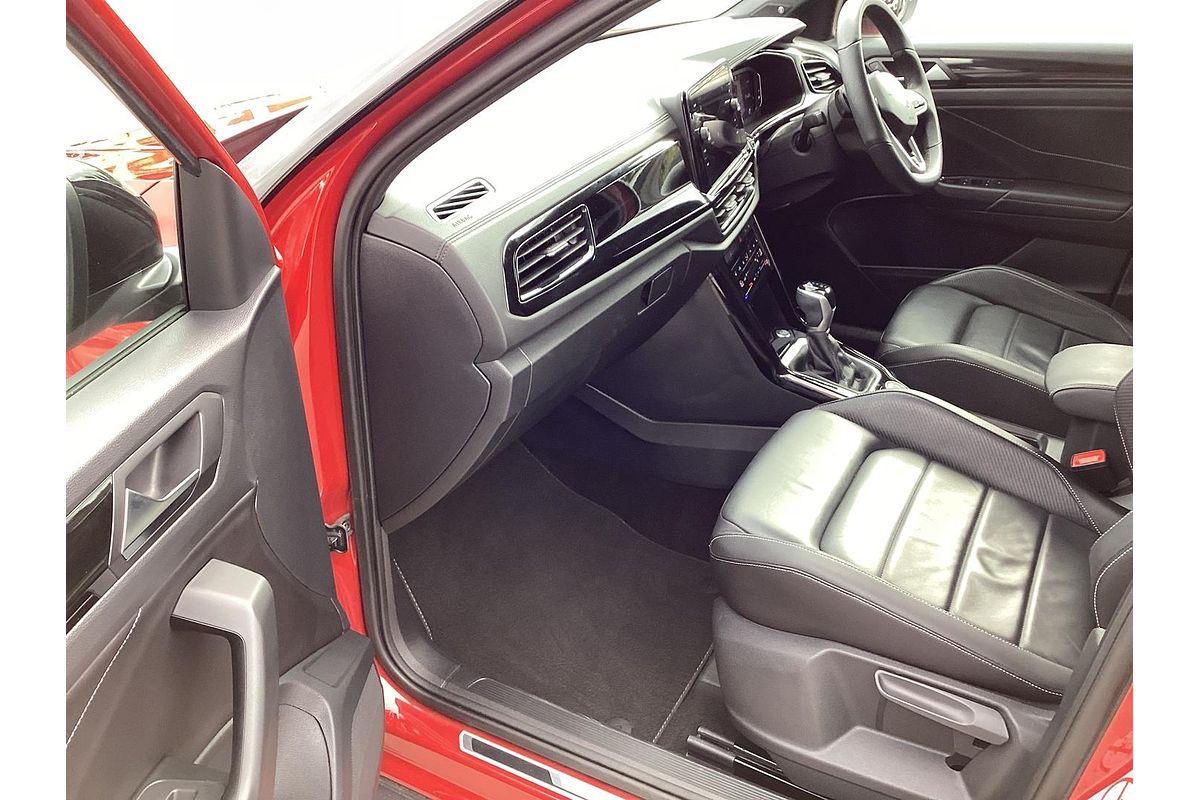 2022 Volkswagen T-Roc 140TSI R-Line D11