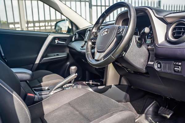 2017 Toyota RAV4 GXL ZSA42R