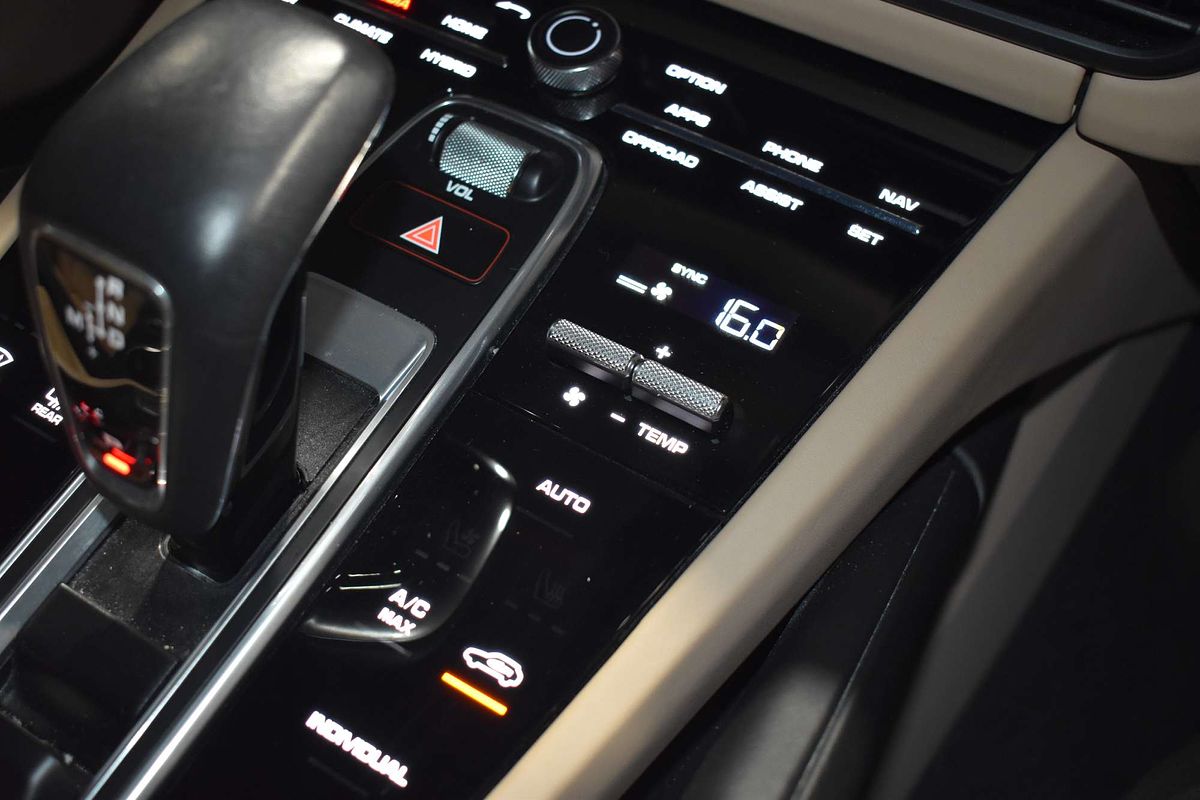 2021 Porsche Cayenne E-Hybrid 9YA