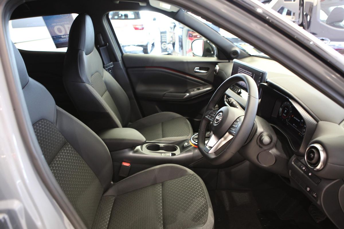 2025 Nissan JUKE ST-L F16