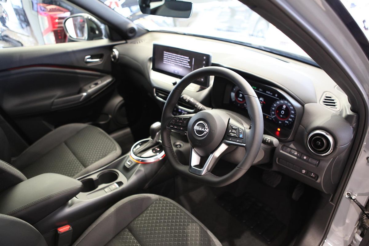 2025 Nissan JUKE ST-L F16