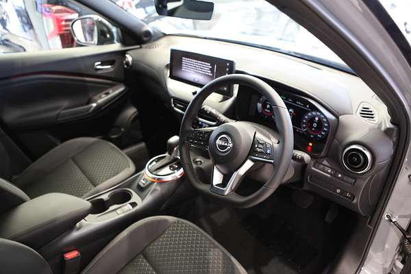 2025 Nissan JUKE ST-L F16