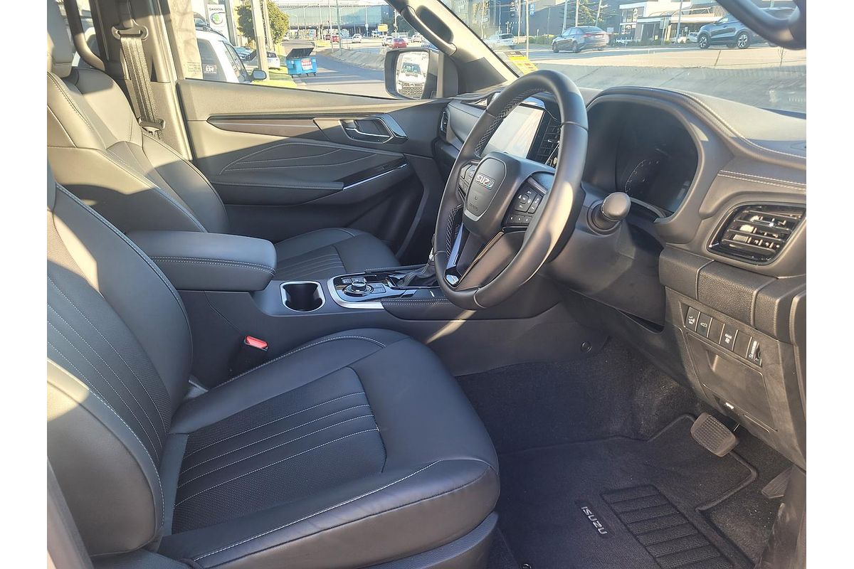 2025 Isuzu MU-X LS-T