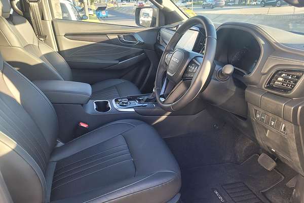 2025 Isuzu MU-X LS-T