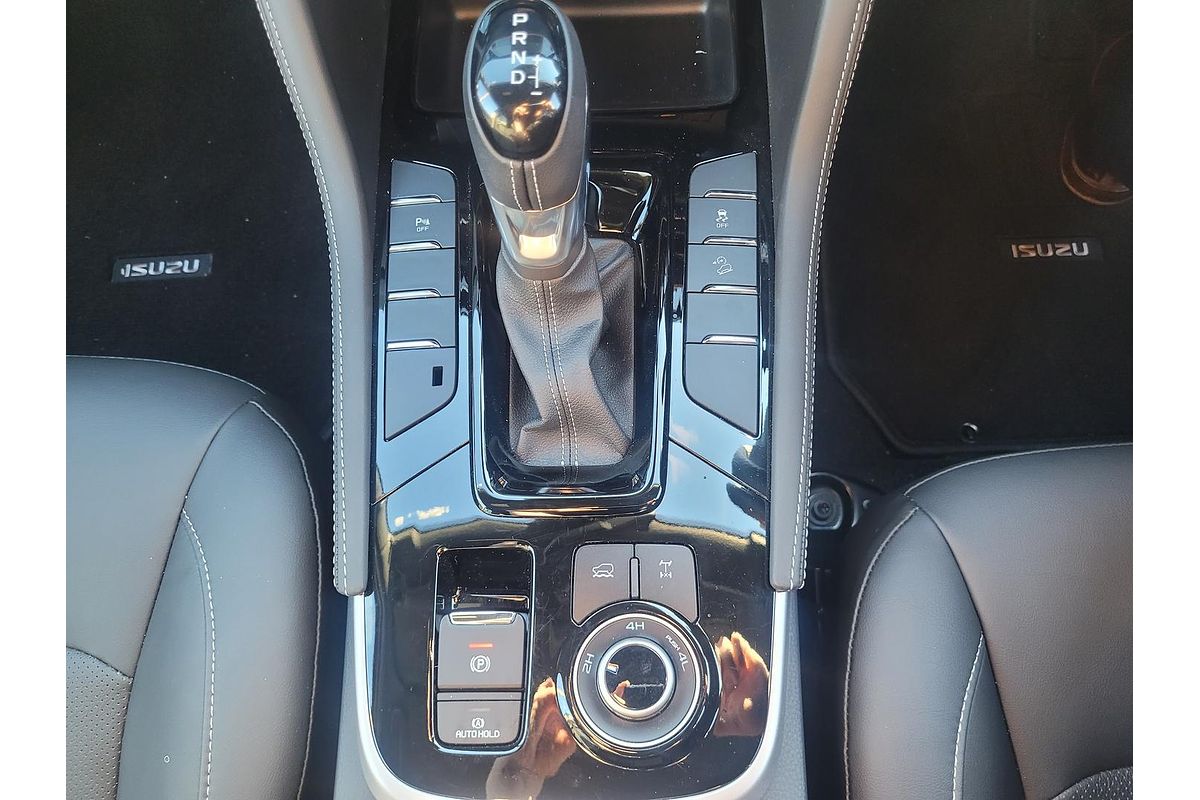2025 Isuzu MU-X LS-T
