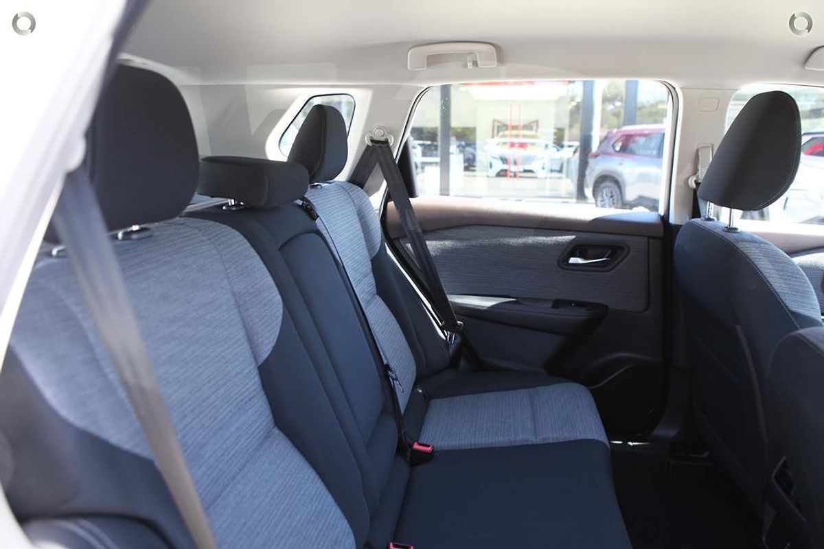 2023 Nissan X-TRAIL ST T33