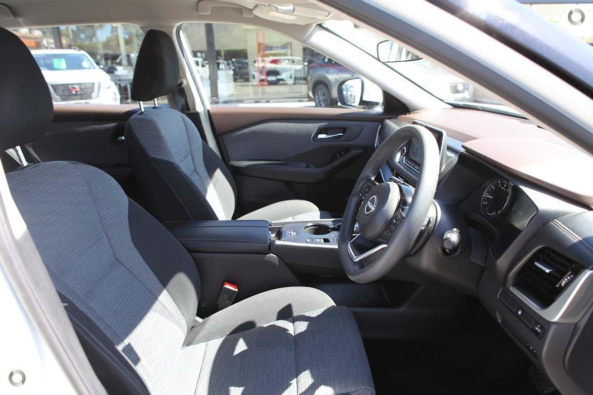 2023 Nissan X-TRAIL ST T33