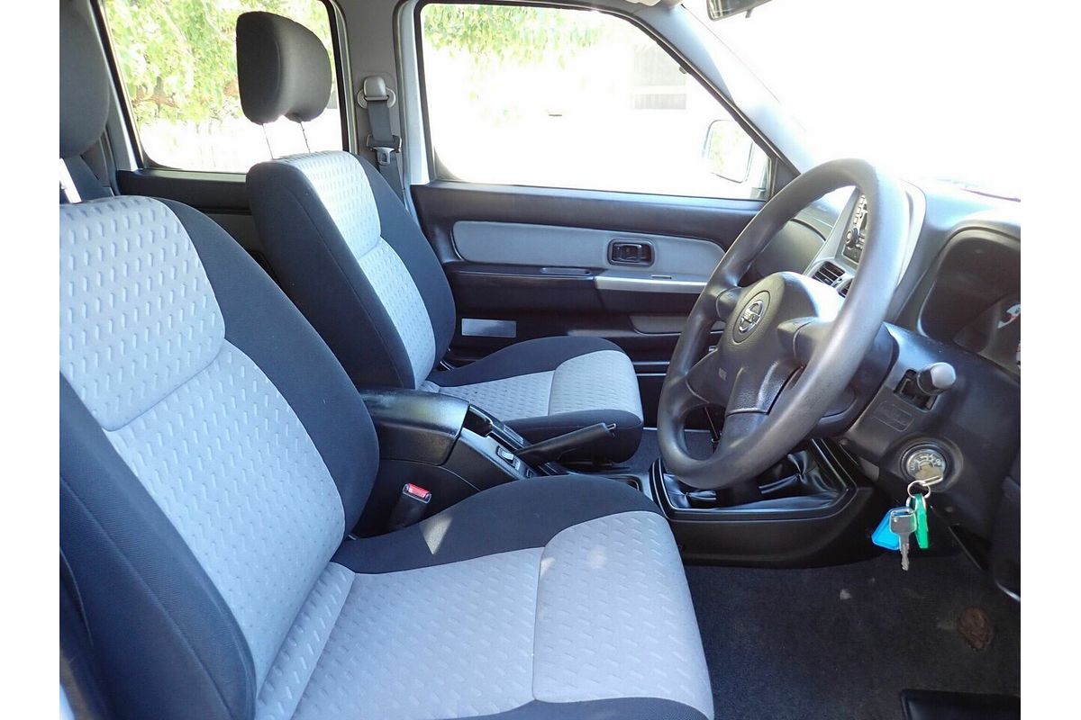 2013 Nissan Navara ST-R (4x4) D22 Series 5 4X4