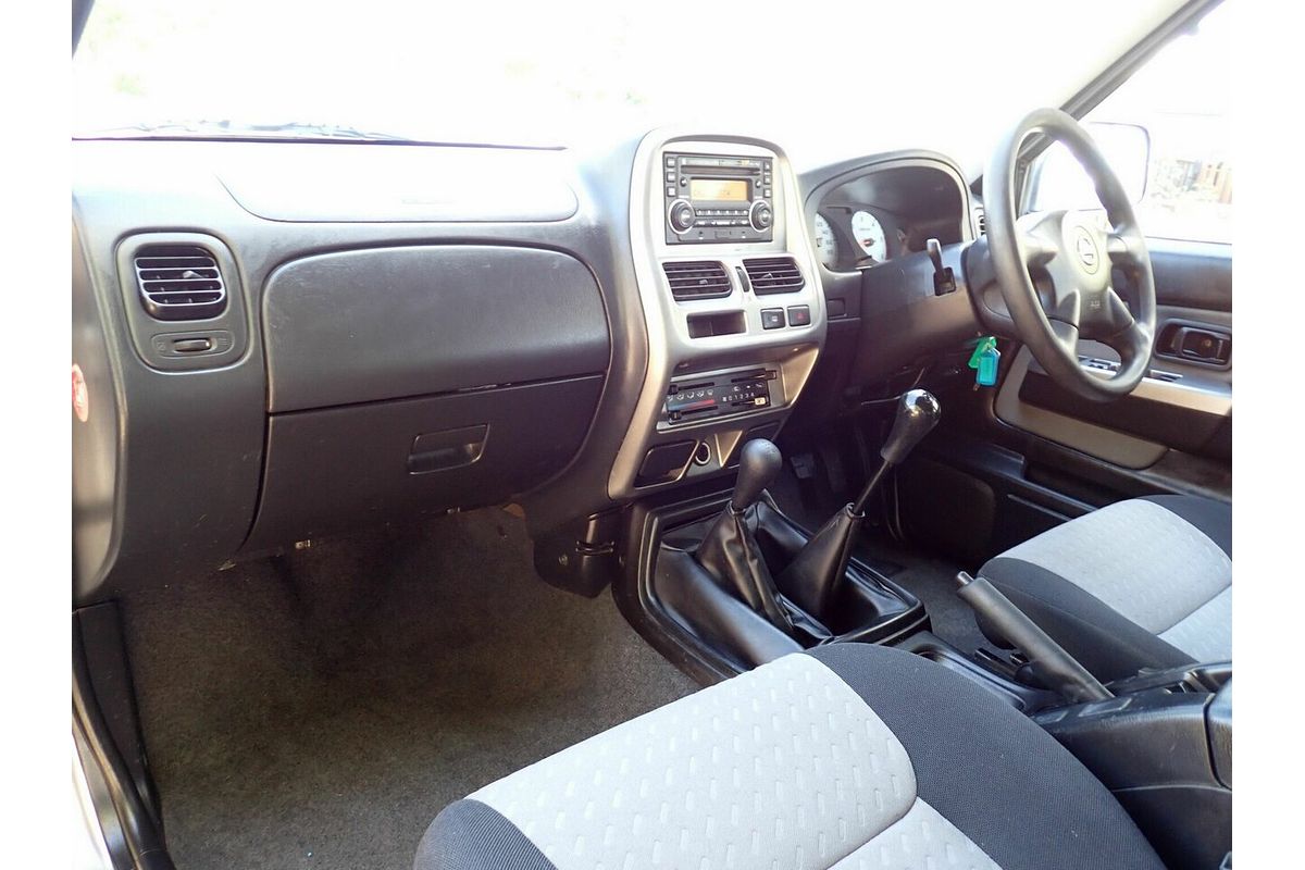 2013 Nissan Navara ST-R (4x4) D22 Series 5 4X4