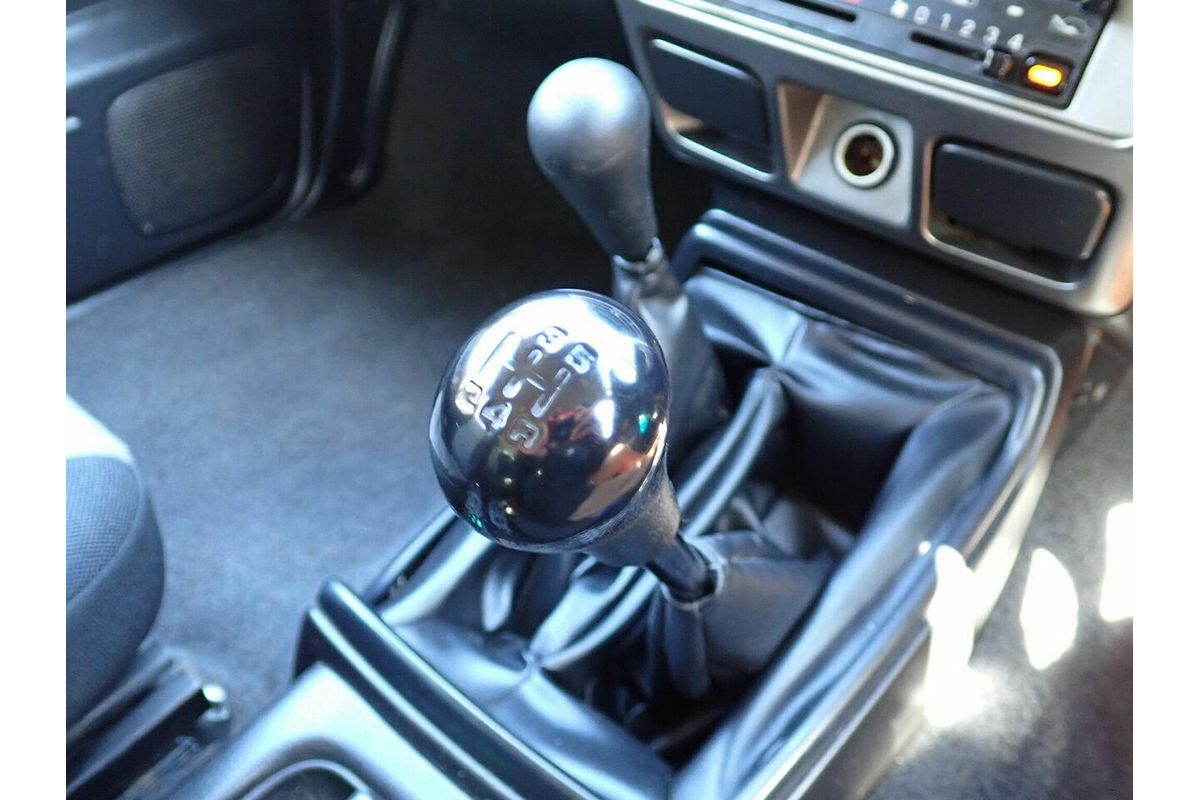 2013 Nissan Navara ST-R (4x4) D22 Series 5 4X4