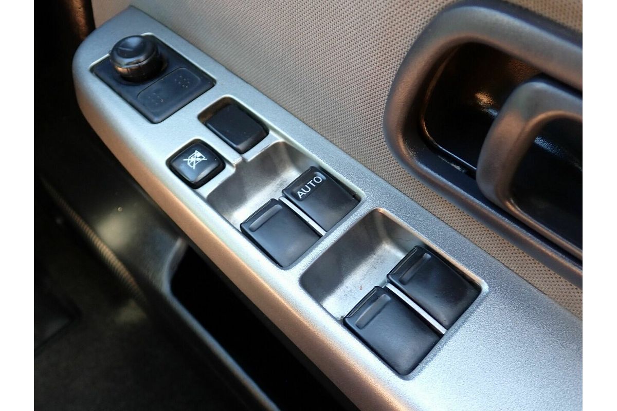 2013 Nissan Navara ST-R (4x4) D22 Series 5 4X4