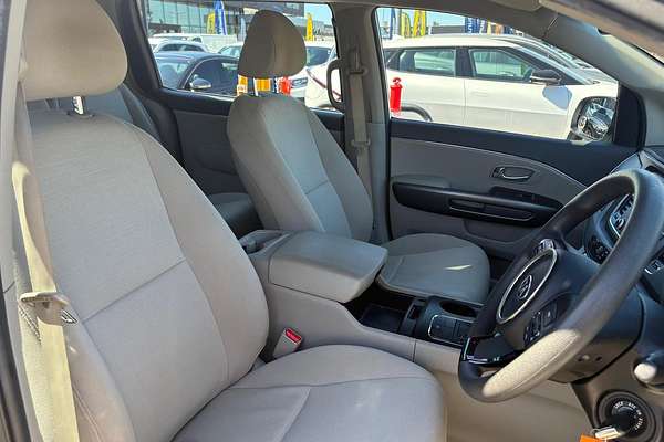 2015 Kia Carnival S YP