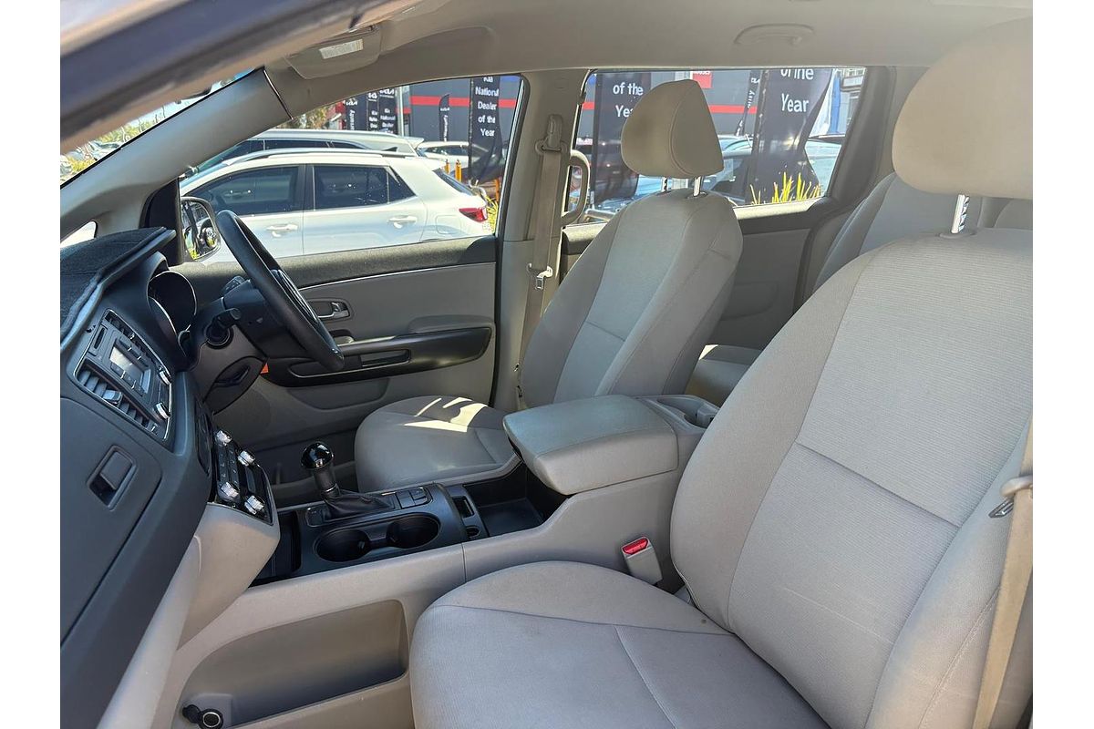 2015 Kia Carnival S YP