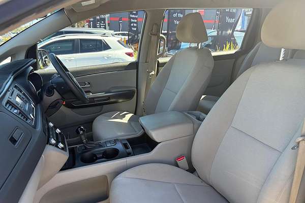 2015 Kia Carnival S YP