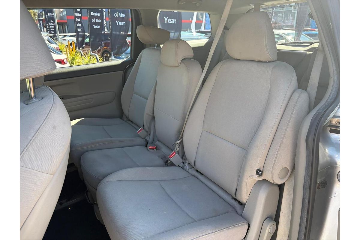 2015 Kia Carnival S YP