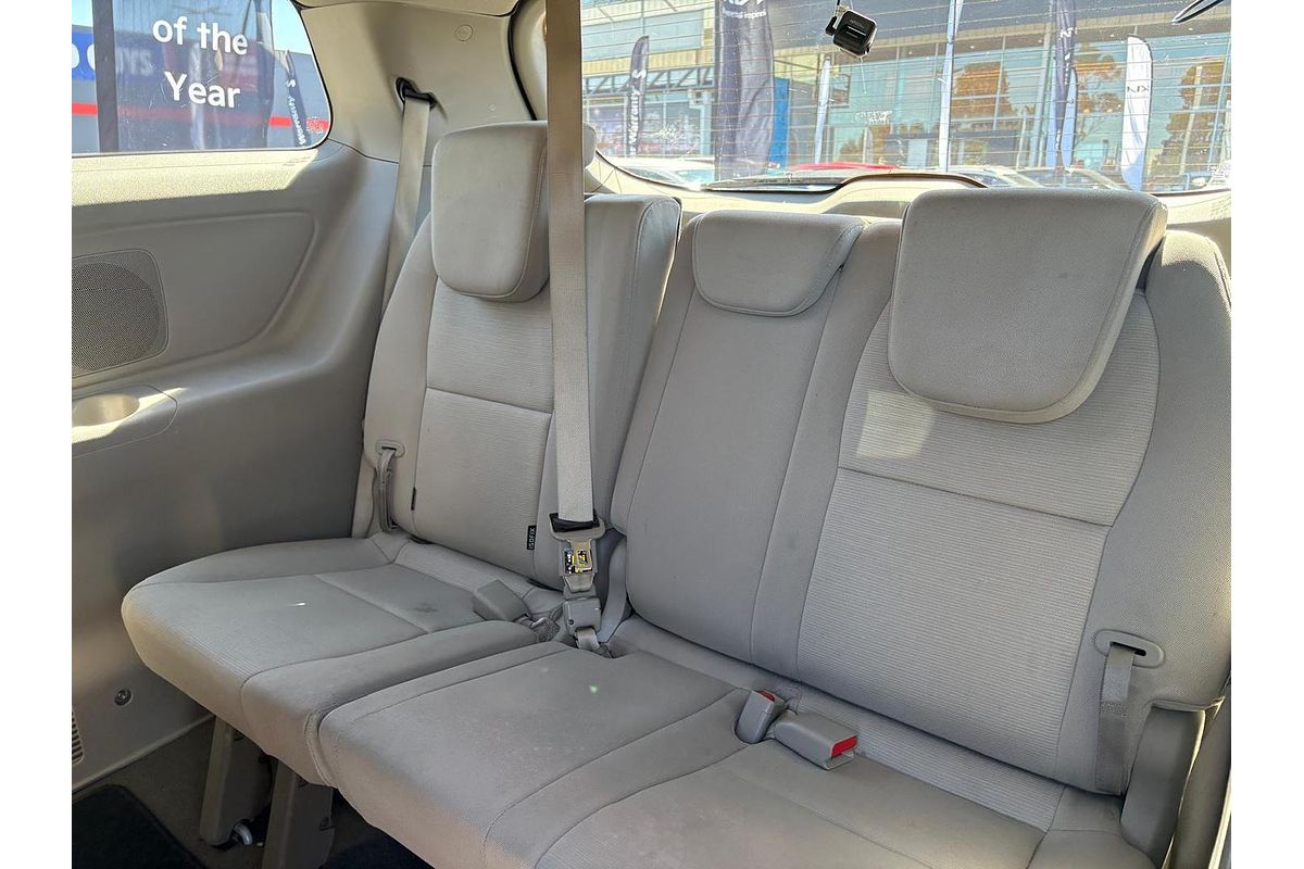 2015 Kia Carnival S YP